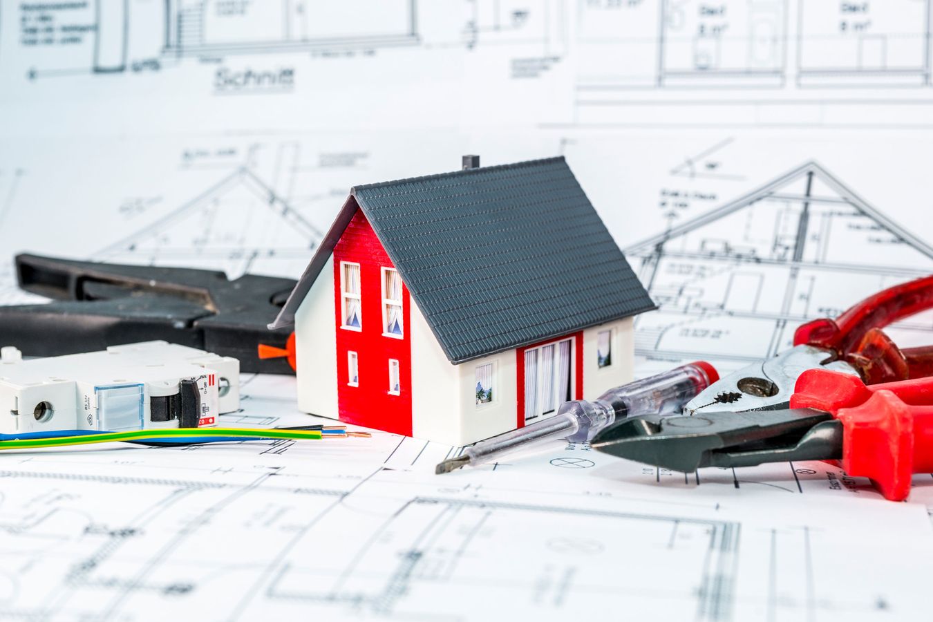 technische Zeichnung und Werkzeug